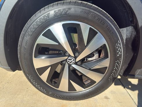 Used 2023 Volkswagen ID.4 Pro image 16