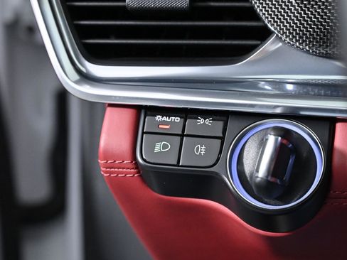 Used 2020 Porsche Panamera GTS image 28