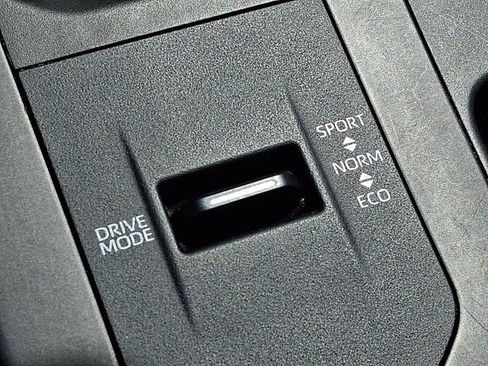 Used 2023 Toyota Highlander L FWD image 26