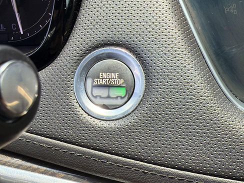 Used 2019 Cadillac XT5 FWD image 24