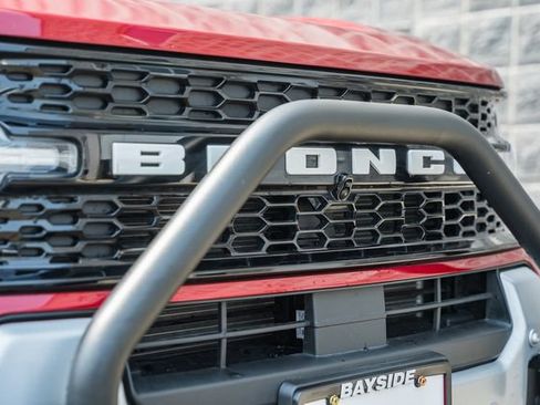 Used 2025 Ford Bronco Sport Badlands w/ Sasquatch Badlands Package AWD/4WD image 12