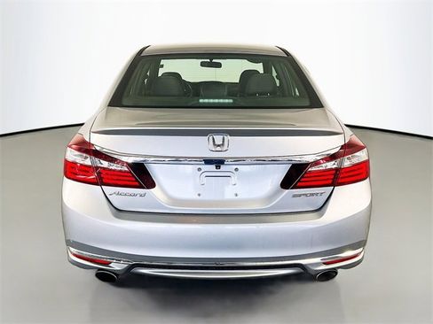 Used 2017 Honda Accord Sport image 6