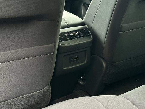 Used 2022 Nissan Pathfinder SV image 13