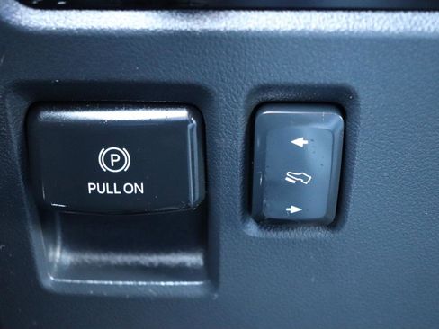 Used 2024 Ford Expedition XLT AWD/4WD image 48