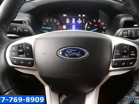 Used 2022 Ford Explorer XLT w/ Equipment Group 202A image 18