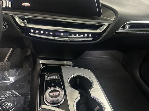 Used 2024 Cadillac Lyriq Tech AWD/4WD image 18