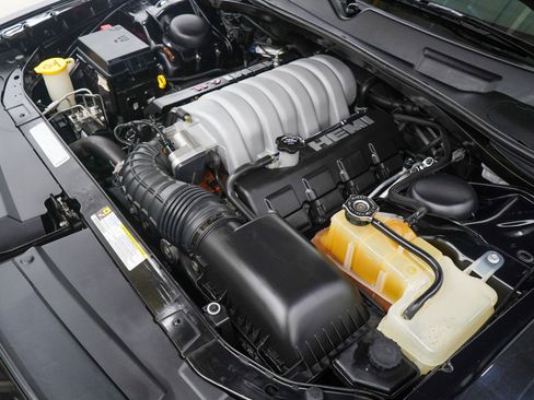 Used 2008 Dodge Challenger SRT8 RWD image 32