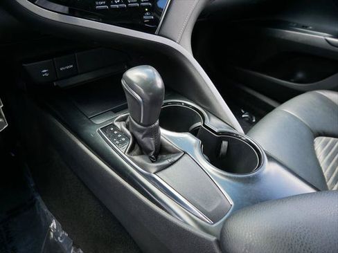 Certified 2019 Toyota Camry SE FWD image 20