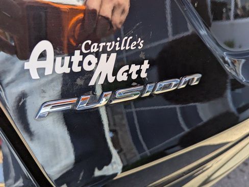 Used 2017 Ford Fusion SE FWD image 29
