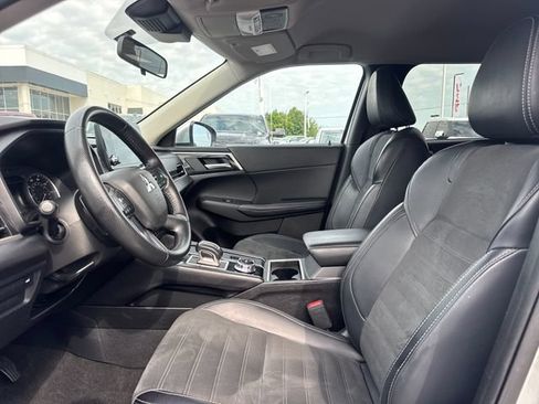 Used 2024 Mitsubishi Outlander SE FWD image 14