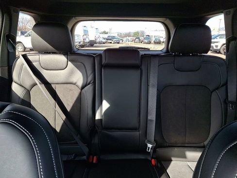 New 2025 Jeep Grand Cherokee Altitude AWD/4WD image 14