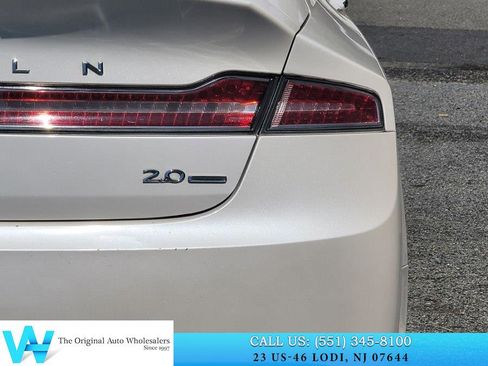 Used 2014 Lincoln MKZ FWD image 16