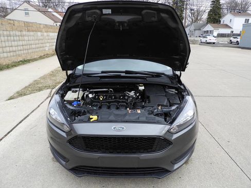 Used 2017 Ford Focus SE FWD image 41