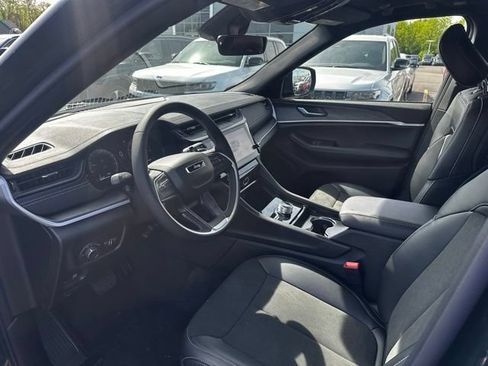 New 2026 Jeep Grand Cherokee Altitude AWD/4WD image 17