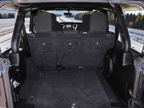 Used 2020 Jeep Wrangler Unlimited Sahara w/ Uconnect 4C Nav & Sound Group image 35