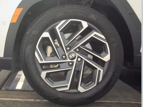 Used 2025 Hyundai Tucson Limited FWD image 6