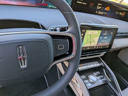 New 2026 Lincoln Nautilus Premier image 12