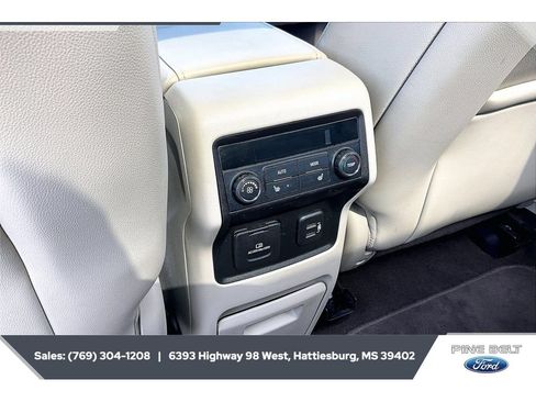 Used 2018 GMC Acadia Denali w/ Technology Package FWD image 25