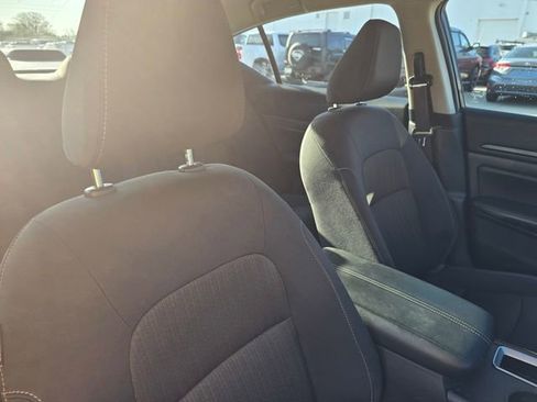 Used 2025 Nissan Altima 2.5 SV image 11