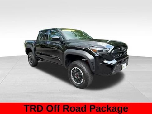 Used 2025 Toyota Tacoma TRD Off-Road AWD/4WD image 10