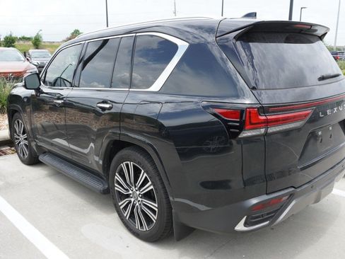 Used 2026 Lexus LX 600 4WD w/ Accessory Package (Z1) image 8