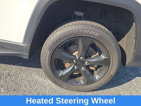 Used 2023 Jeep Grand Cherokee L Laredo AWD/4WD image 22