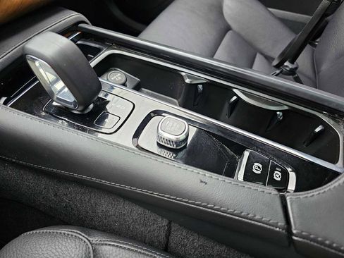 Used 2023 Volvo XC90 T8 Plus image 41