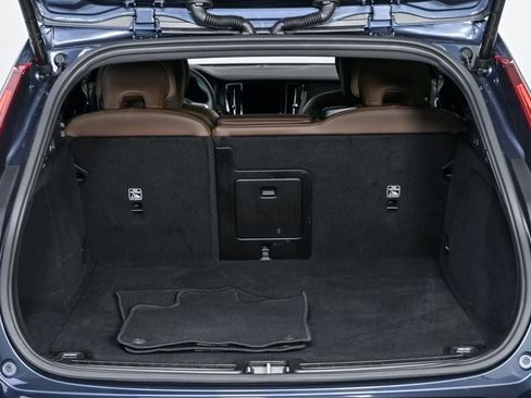 Certified 2025 Volvo V60 B5 Cross Country Plus image 31