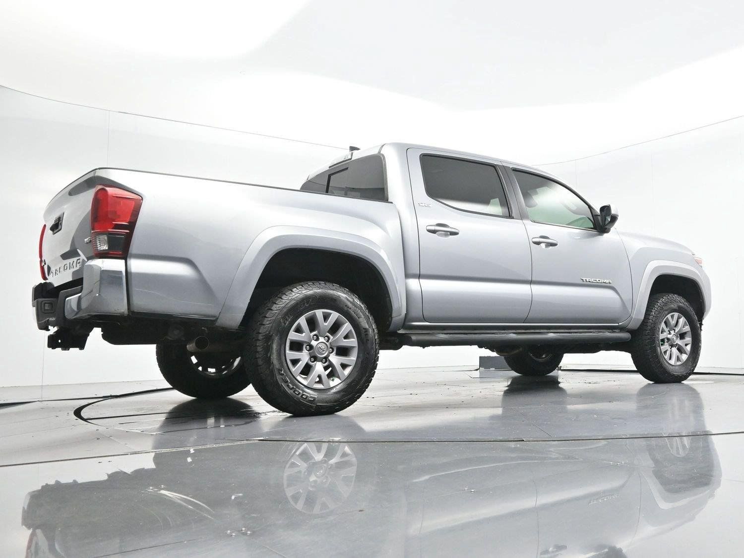 Used 2019 Toyota Tacoma SR5 AWD/4WD image 43