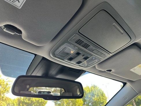 Used 2021 Honda CR-V Touring image 9