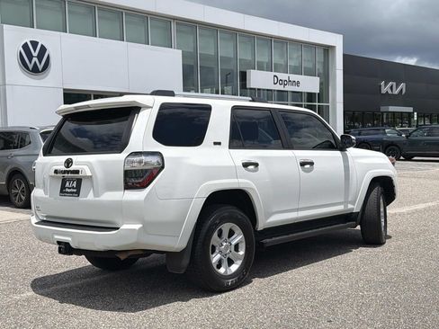 Used 2023 Toyota 4Runner SR5 Premium w/ Moonroof Package RWD image 4