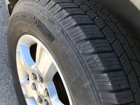Used 2008 GMC Acadia SLE w/ Preferred Package FWD image 12