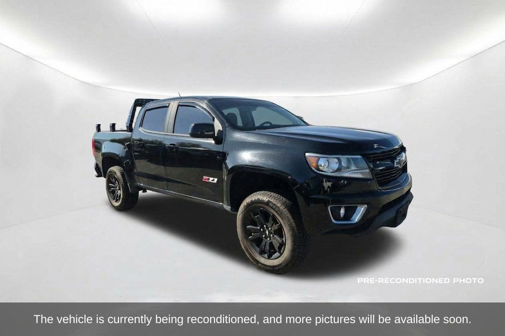 Used 2019 Chevrolet Colorado Z71 w/ Z71 Midnight Edition AWD/4WD image 3