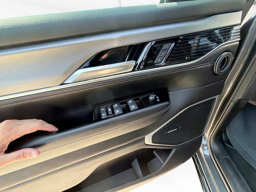 Certified 2023 Jeep Wagoneer Series II RWD image 15