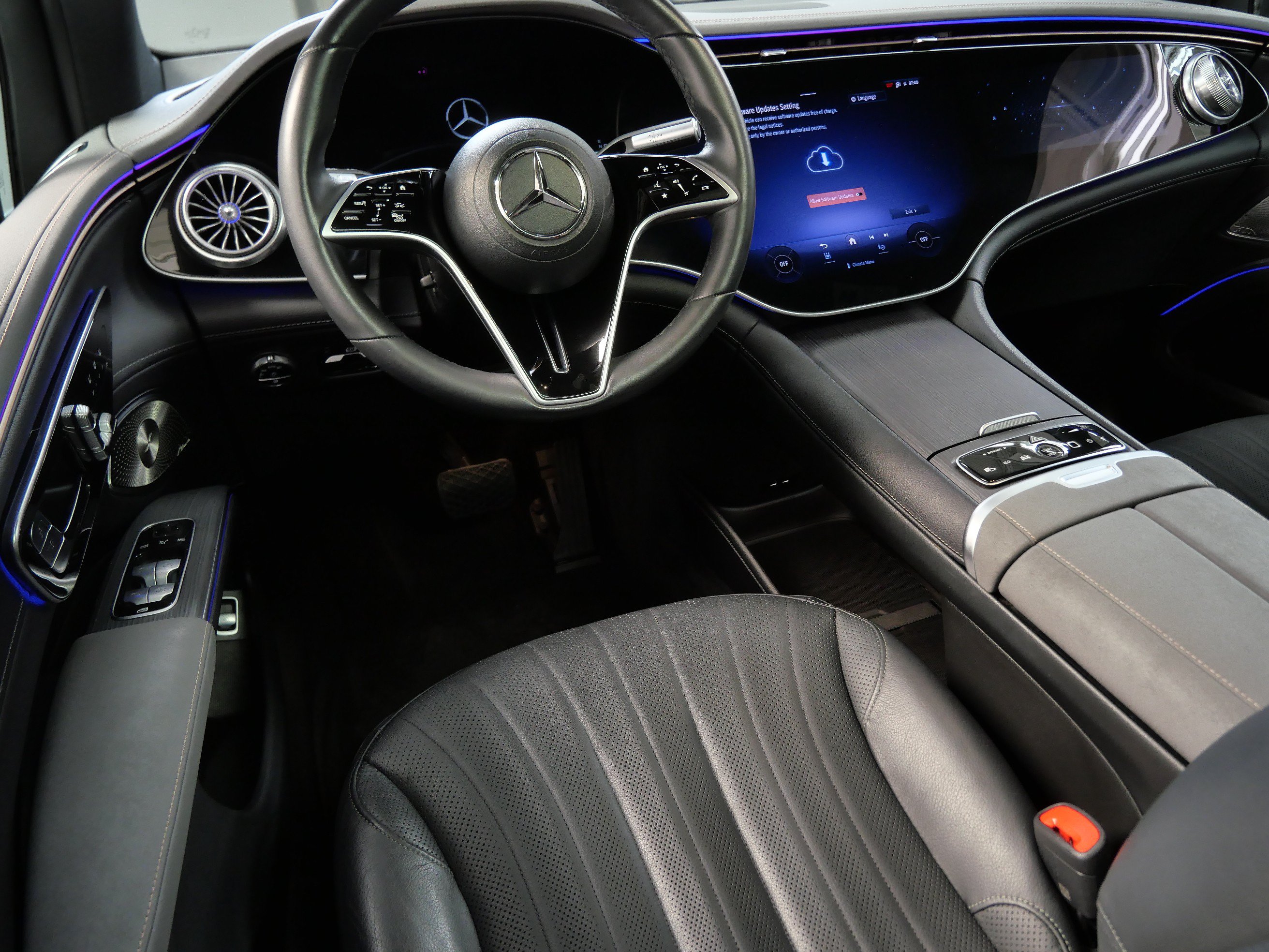 Certified 2023 Mercedes-Benz EQS 580 4MATIC SUV image 2