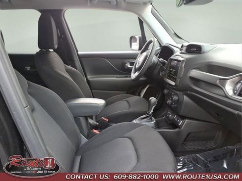 Used 2023 Jeep Renegade Latitude AWD/4WD image 13