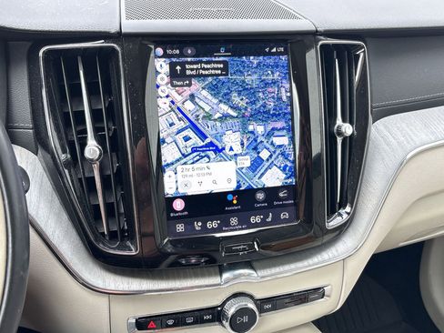 Certified 2023 Volvo XC60 B5 Ultimate w/ Climate Package image 22