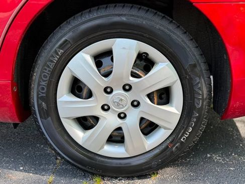 Used 2011 Toyota Camry LE FWD image 31