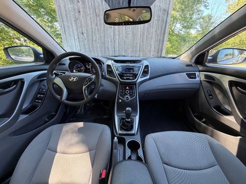 Used 2016 Hyundai Elantra SE FWD image 7