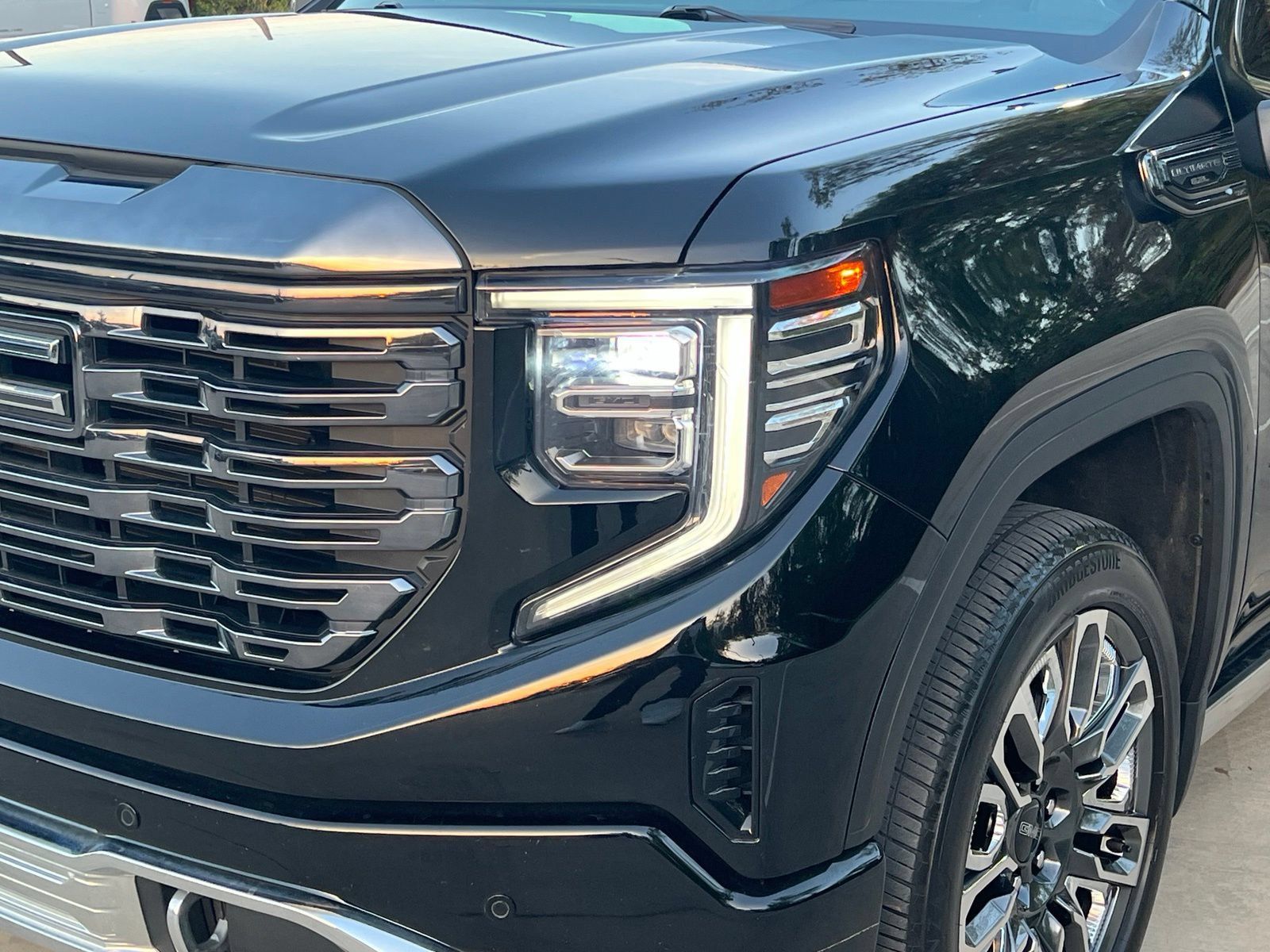 Used 2024 GMC Sierra 1500 Denali Ultimate AWD/4WD image 4