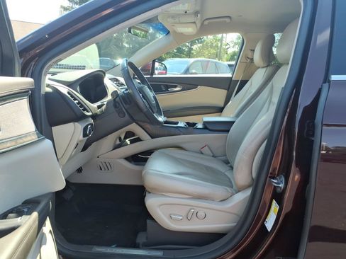Used 2019 Lincoln Nautilus Select AWD/4WD image 13
