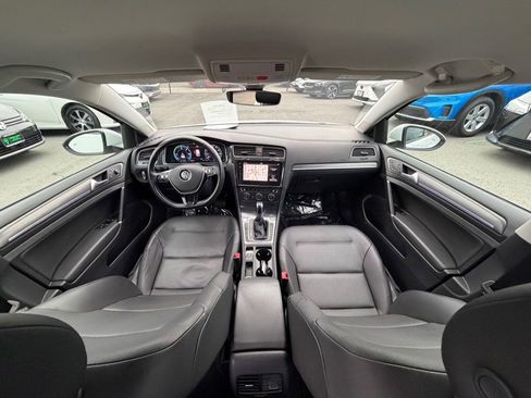 Used 2019 Volkswagen e-Golf SEL Premium image 21