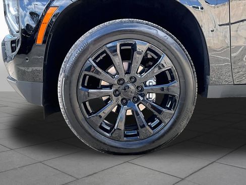 Used 2025 Chevrolet Tahoe Premier w/ Sun And Tow Package RWD image 14