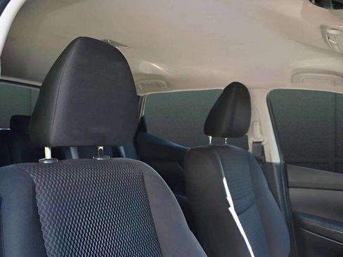 Used 2019 Nissan Rogue Sport S image 28