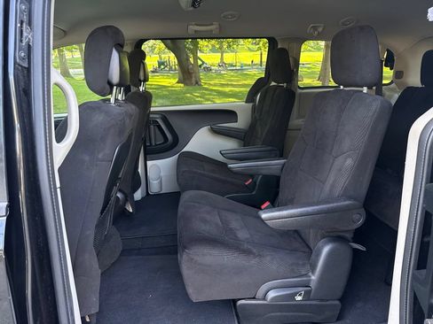 Used 2013 Dodge Grand Caravan SE FWD image 24