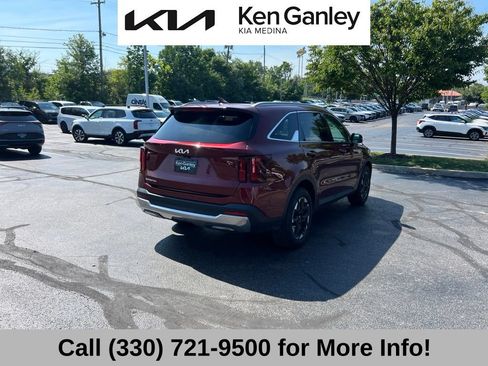 Certified 2024 Kia Sorento S w/ Panoramic Sunroof Package FWD image 6