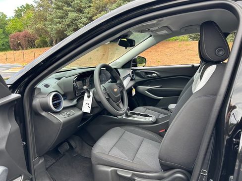New 2026 Chevrolet Trax LS w/ LS Convenience Package FWD image 30