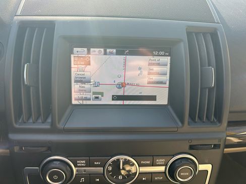 Used 2014 Land Rover LR2 HSE image 22