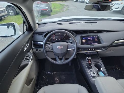 Used 2022 Cadillac XT4 Luxury FWD image 11
