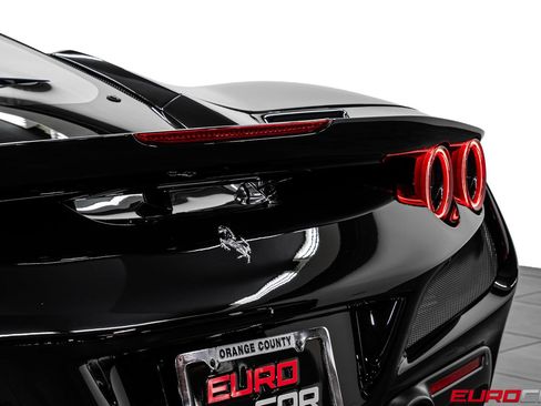 Used 2022 Ferrari F8 Tributo RWD image 22